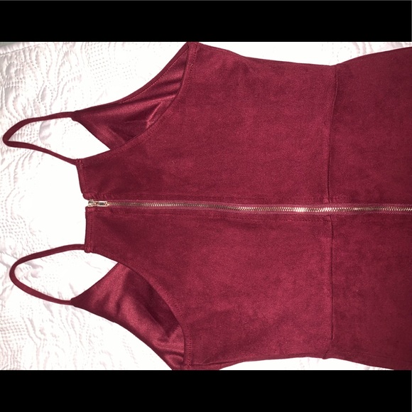 Velvet dress with slit on thigh - Picture 4 of 4